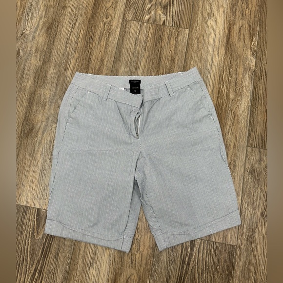 Ann Taylor Pants - Women’s Ann Taylor size 10 Pin Striped Dress Shorts